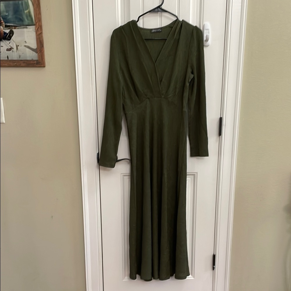 PRETTY GARDEN Forest Green Midi  V-Neck Sheath Dress